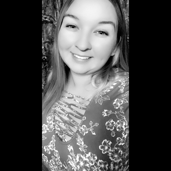 Meet your Posher, Cassidy - Picture 1 of 1